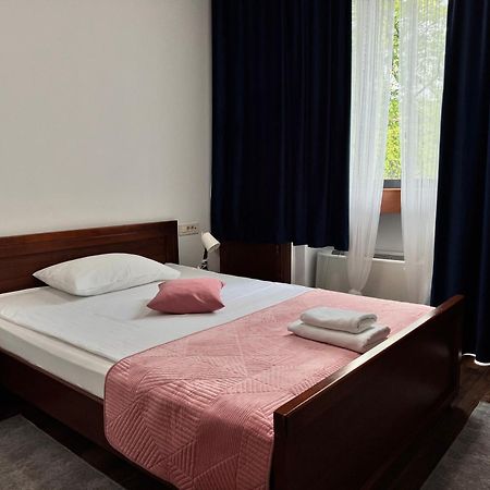 Hotel Paviljon Bihac Ngoại thất bức ảnh
