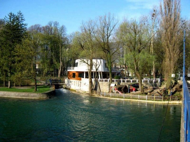 Hotel Paviljon Bihac Ngoại thất bức ảnh