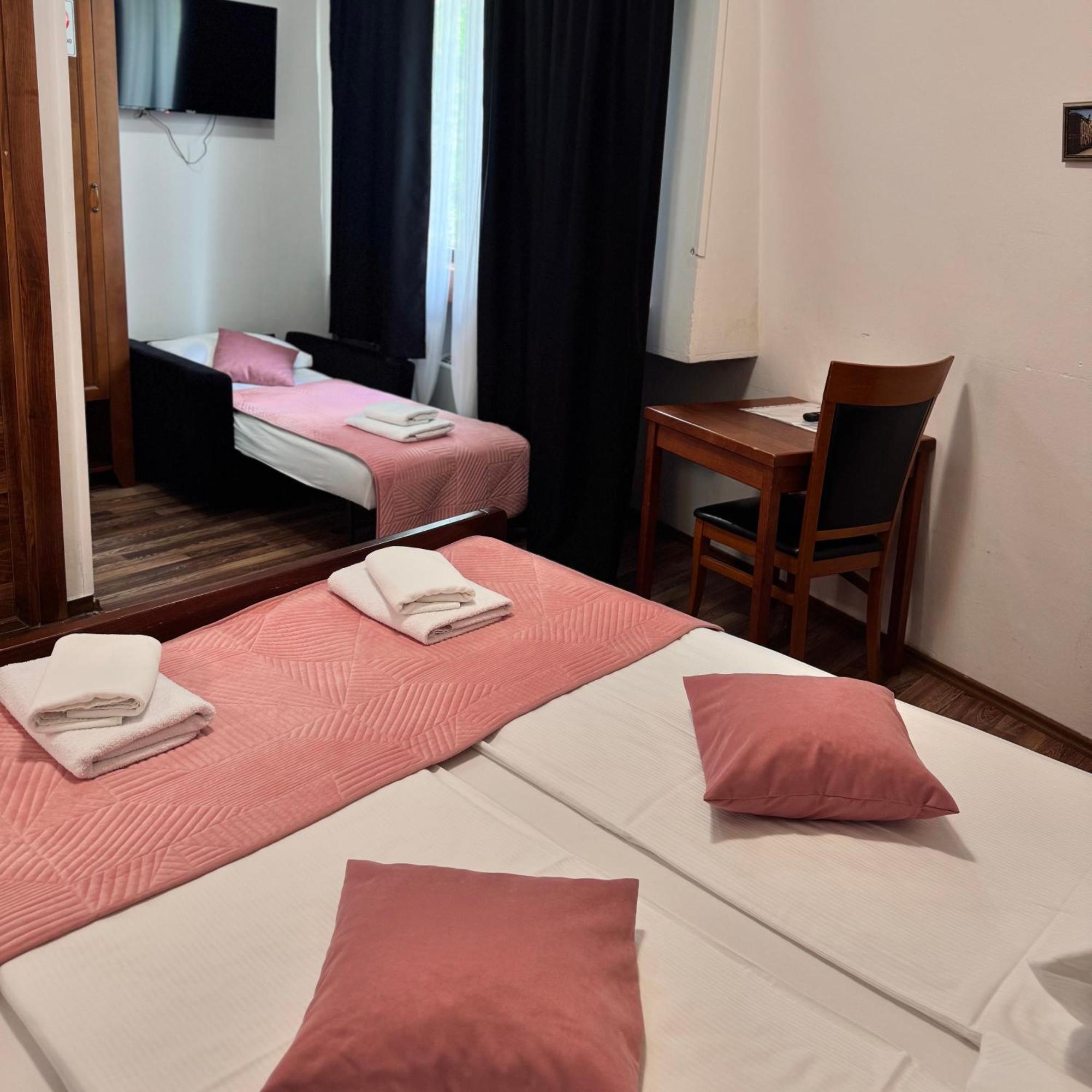 Hotel Paviljon Bihac Ngoại thất bức ảnh
